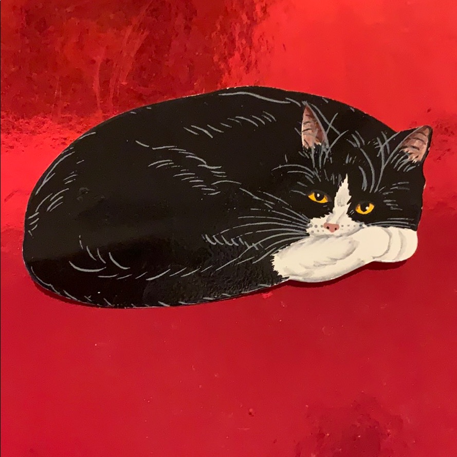 753 Vintage Cat Brooch Covered With Enamel